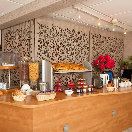 Aparthotel Sejours & Affaires Leonard De Vinci 2*