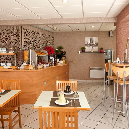 Sejours & Affaires Leonard De Vinci 2*