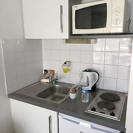 Apartmanhotel Sejours & Affaires Leonard De Vinci 2*