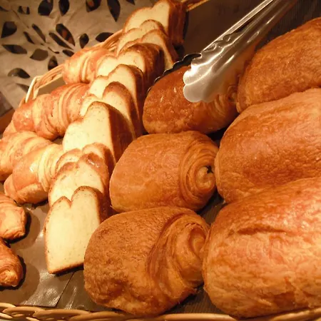 Sejours & Affaires Leonard De Vinci 2*