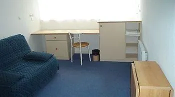 Hotel apartamentowy Sejours & Affaires Leonard De Vinci 2*