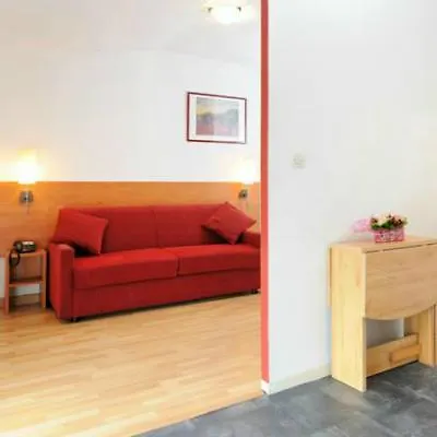 Apartmanhotel Sejours & Affaires Leonard De Vinci 2*