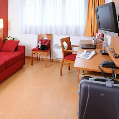 Sejours & Affaires Leonard De Vinci Apartmanhotel 2*