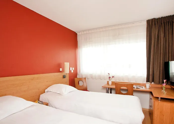 Aparthotel Séjours&affaires Léonard De Vinci 2*