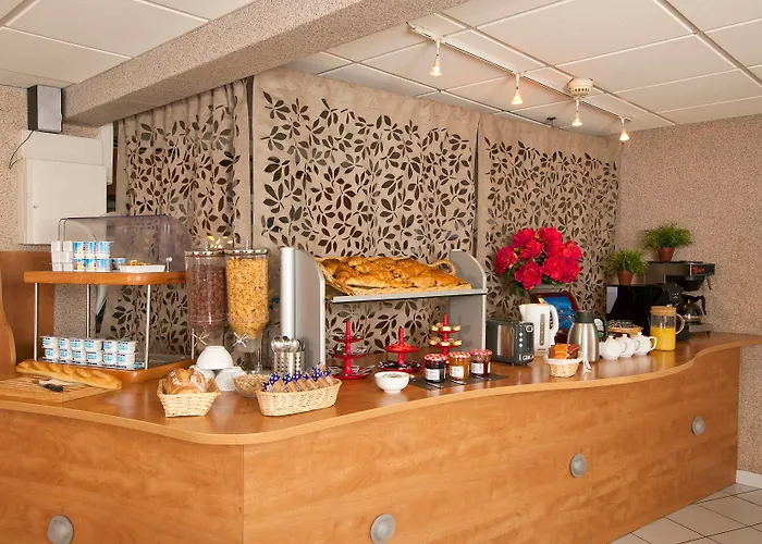 Aparthotel Sejours & Affaires Leonard De Vinci 2*