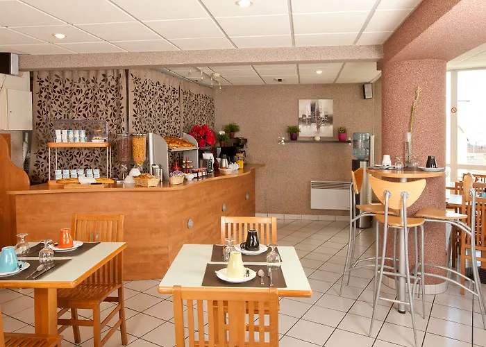 Sejours & Affaires Leonard De Vinci 2*