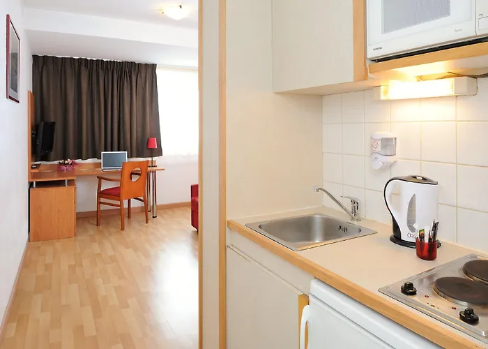 Aparthotel Séjours&affaires Léonard De Vinci