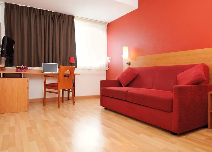 Séjours&affaires Léonard De Vinci 2*