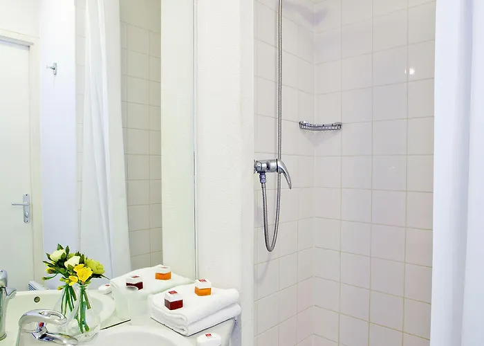 Aparthotel Sejours & Affaires Leonard De Vinci 2*