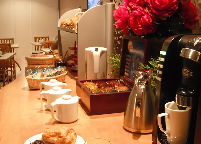 Sejours & Affaires Leonard De Vinci Aparthotel 2*