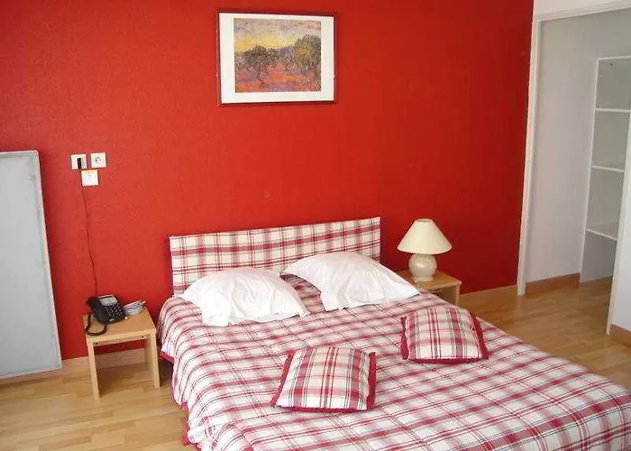 Aparthotel Sejours & Affaires Leonard De Vinci 2*