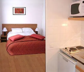 Séjours&affaires Léonard De Vinci 2* Tours